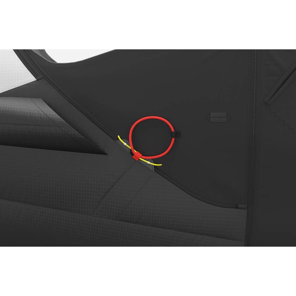 Advance WEIGHTLESS integrated reserve compartment