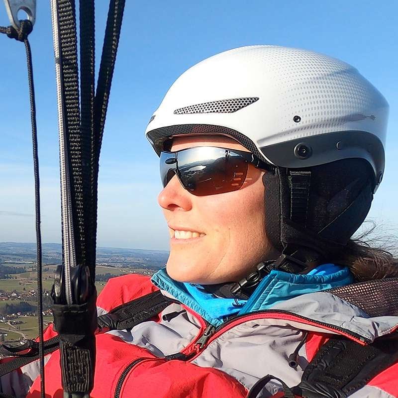 Charly Vitesse in White-Pearl (shown with optional extra visor fitted