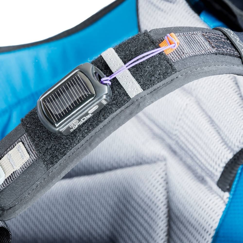 one per side | Drag parachute pocket