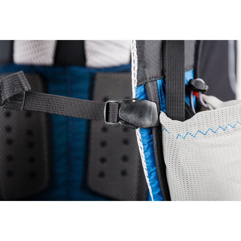 Kortel Kolibri Backpack 60L. Single zipper to open all or part of the bag.