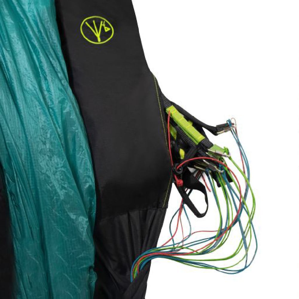 Inner pocket for risers