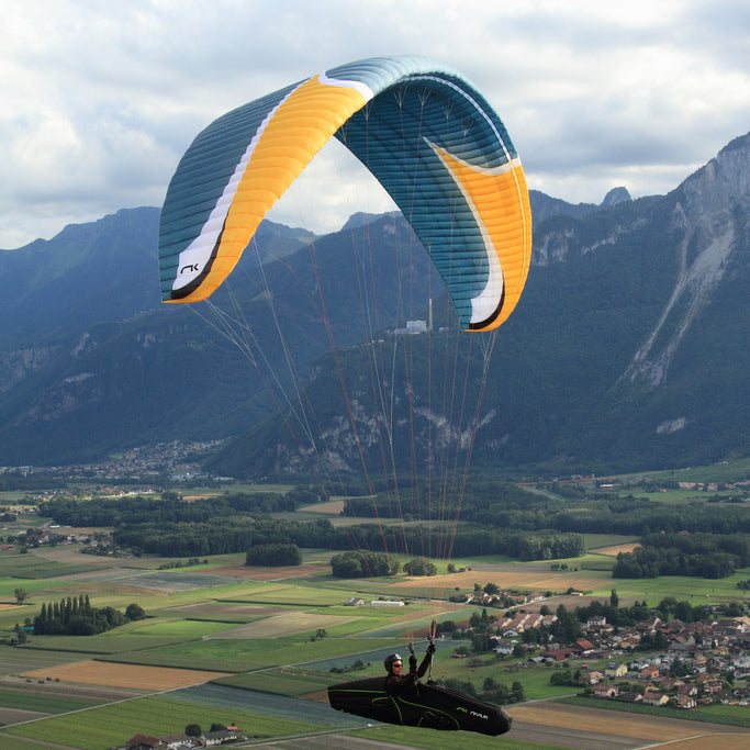 Niviuk Peak 3 - Diamond (blue with orange wing tips)