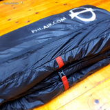 The easy-to-see red buckles make it easier to compress the package and close the zip.