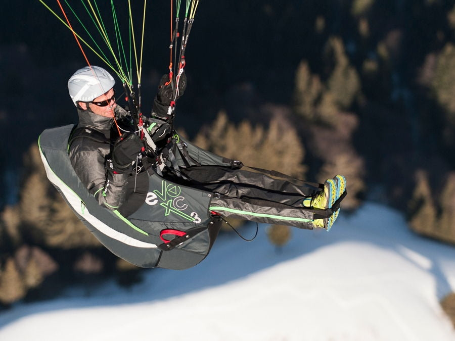 Supair Evo XC 3 (original colours) in-flight with Supair Retractable Foot Rest (Foot Stirrup) fitted (optional extra)