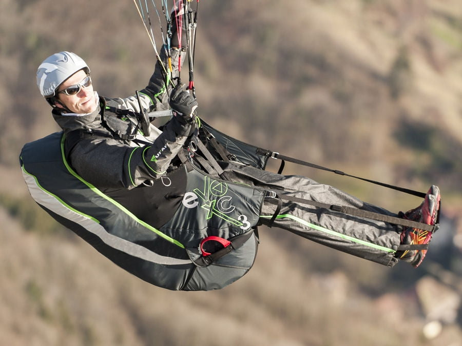 Supair Evo XC 3 (original colours) in-flight with Supair Retractable Foot Rest (Foot Stirrup) fitted (optional extra)