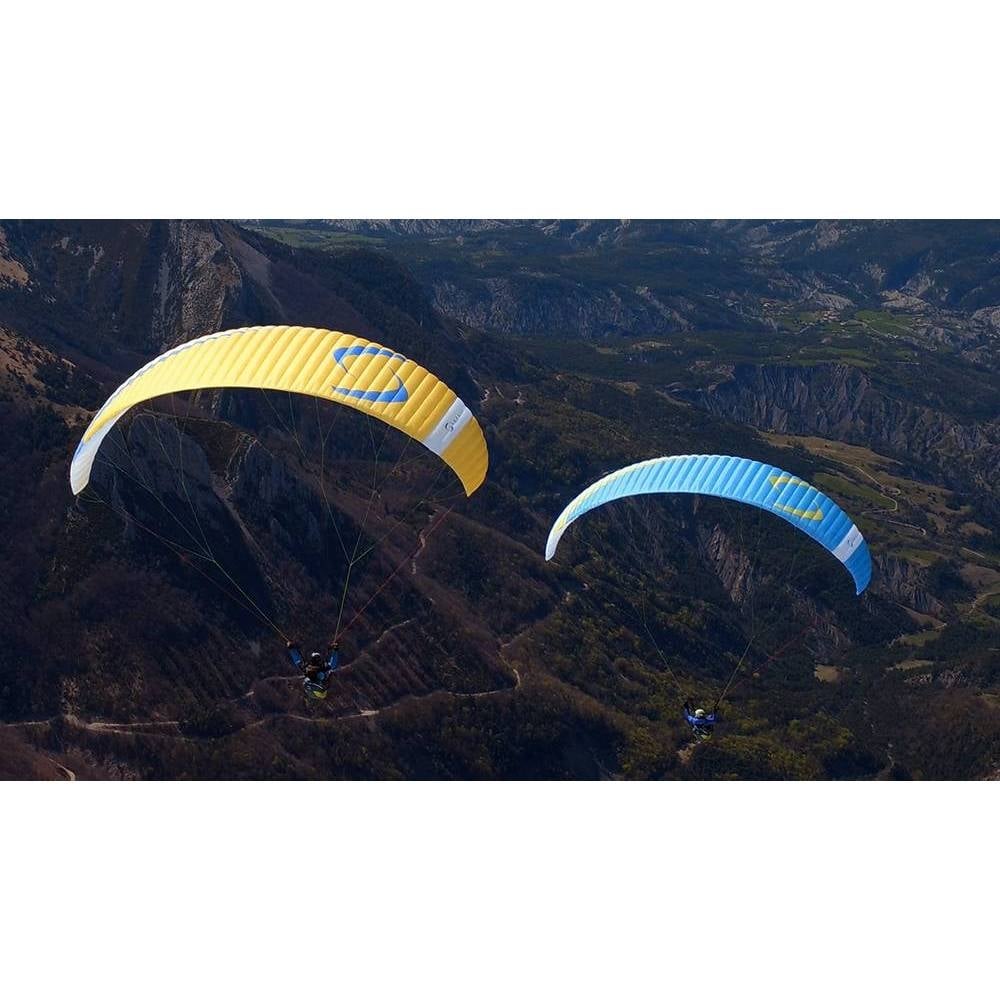 Supair LEAF 2 in colours Canari (yellow) and Earth (blue)