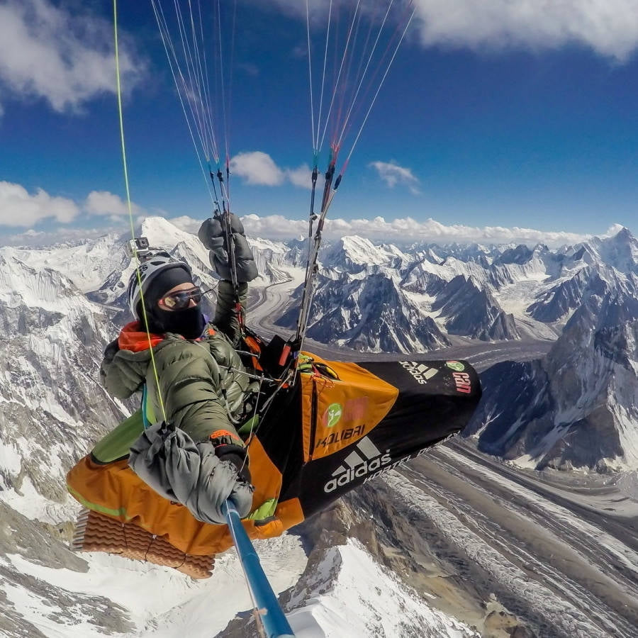 Volbiv legend and X-Alps athlete Antoine Girard flying with Syride SYS'Nav V3 riser mounted in the Himalayas