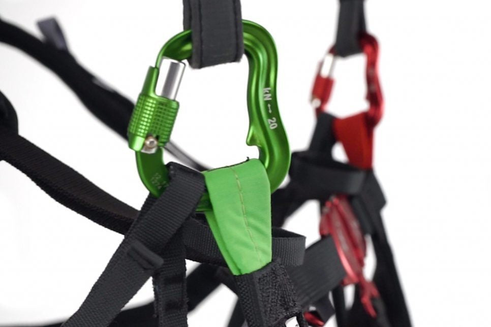 The new LIGHTSHIELD* protection provides further upper back protection.