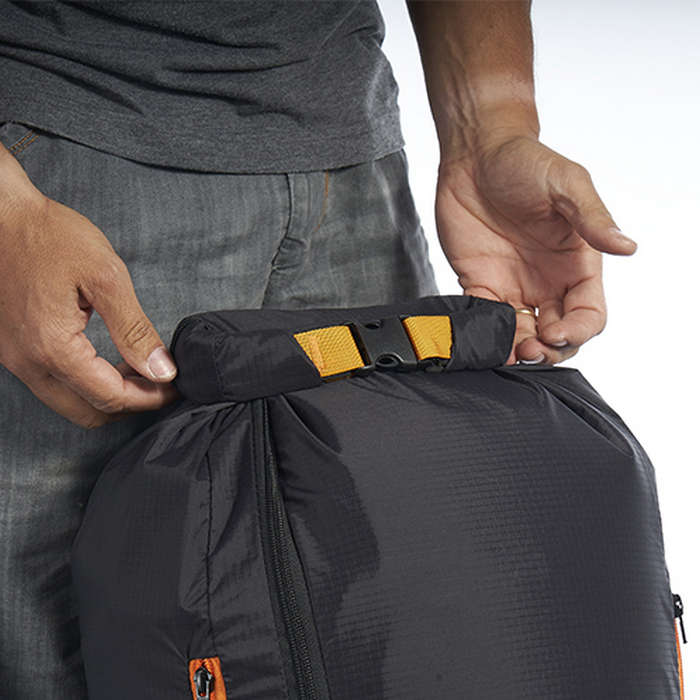 Woody Valley Crest with rucksack