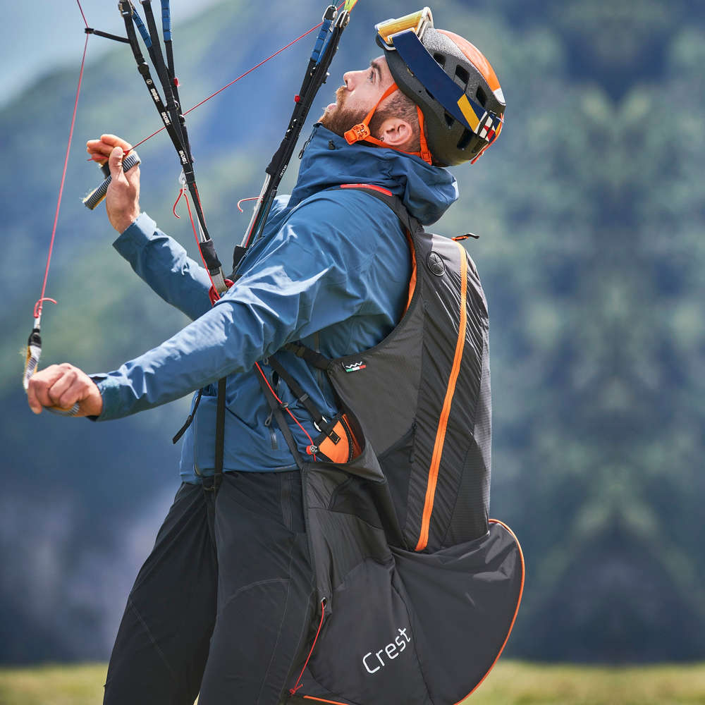 Woody Valley Crest with rucksack