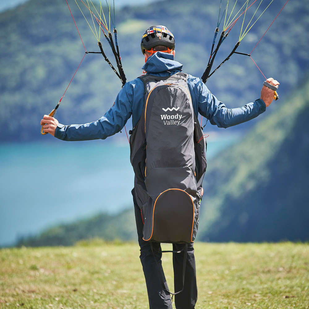 Woody Valley Crest with rucksack