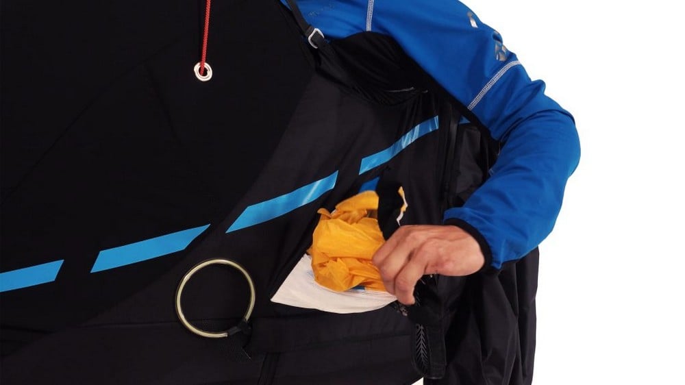 Equipped with a consolidated forget-proof “Mini T-Lock” leg strap system.