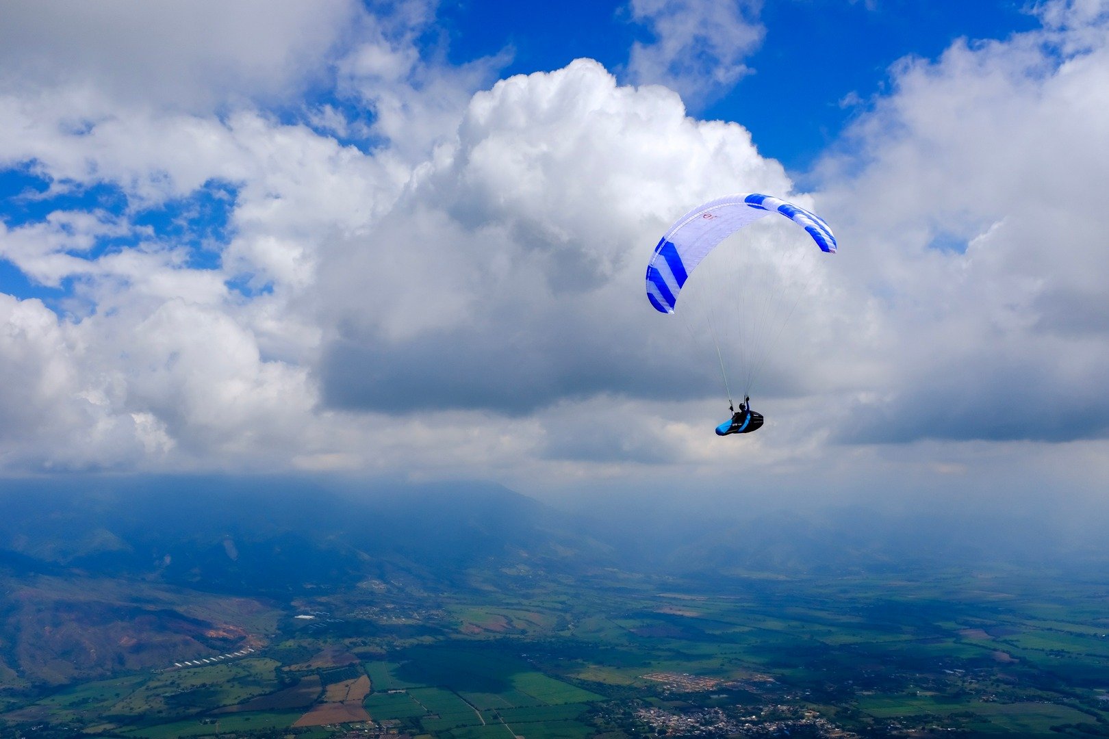 Colombia Paragliding Tours 2020