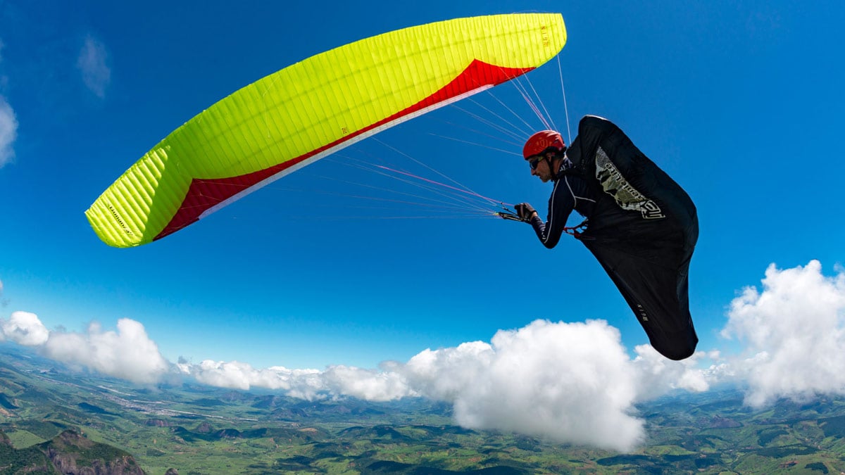 Gin BONANZA 2 vs Niviuk ARTIK 4 paraglider comparison