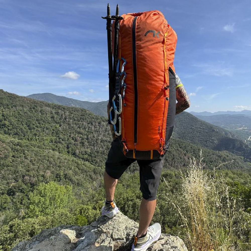 バリーオレンジバッグ Exploring the Features of the Fjallraven Bergtagen 38 Backpack