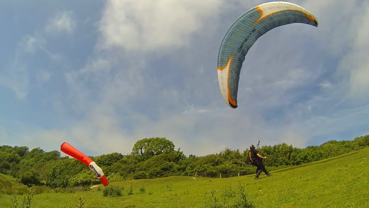 Paraglider Control Strong Wind Launching (Simple Depower) Flybubble