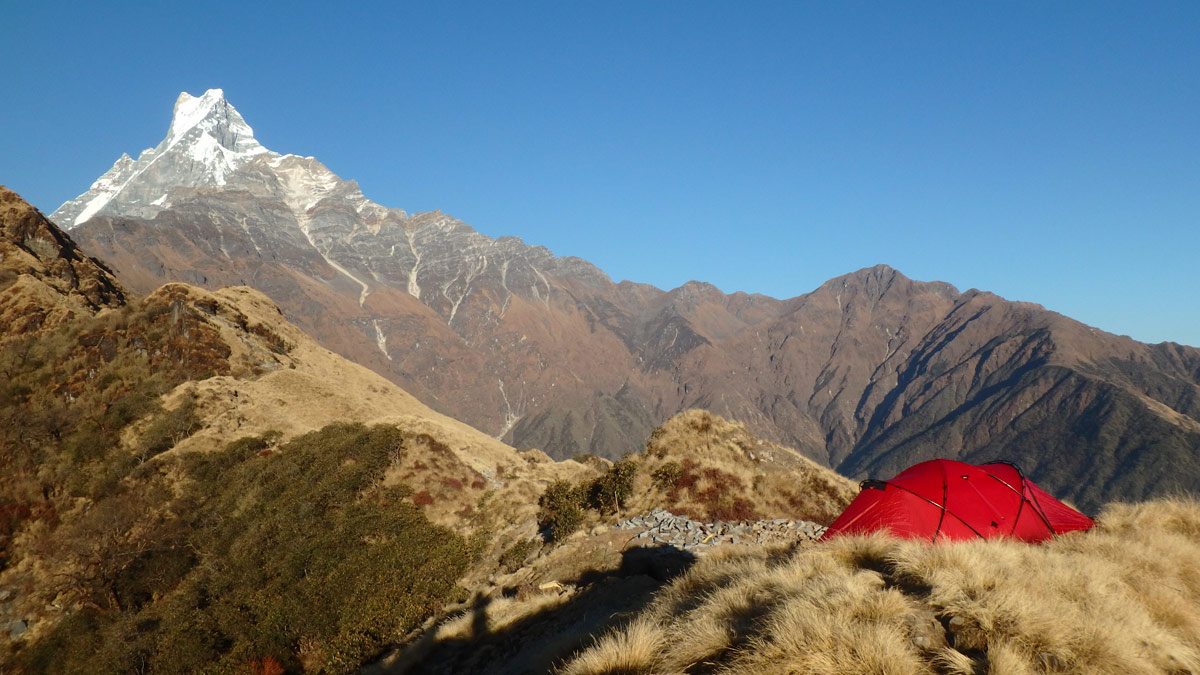 Paragliding in Nepal: camping high