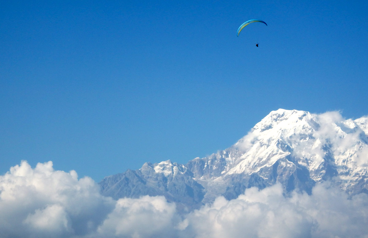 Paragliding in Nepal: those big mountains