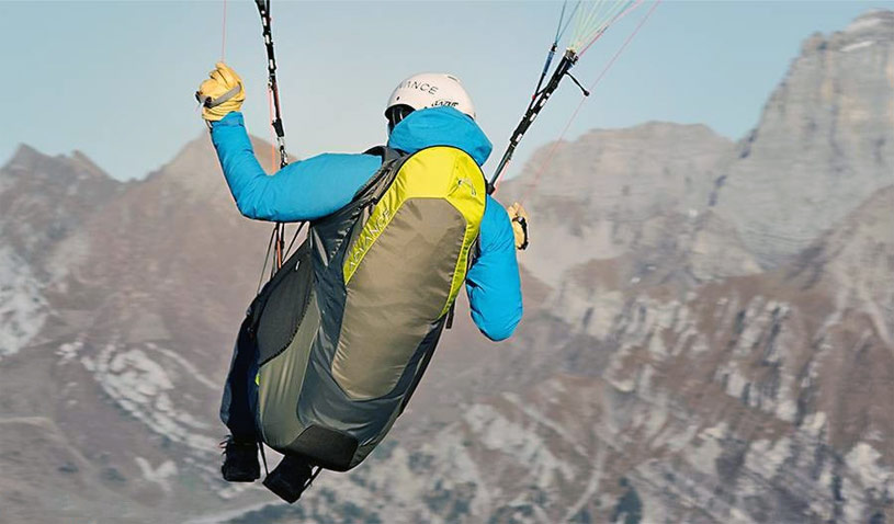 A recreational paragliding harness