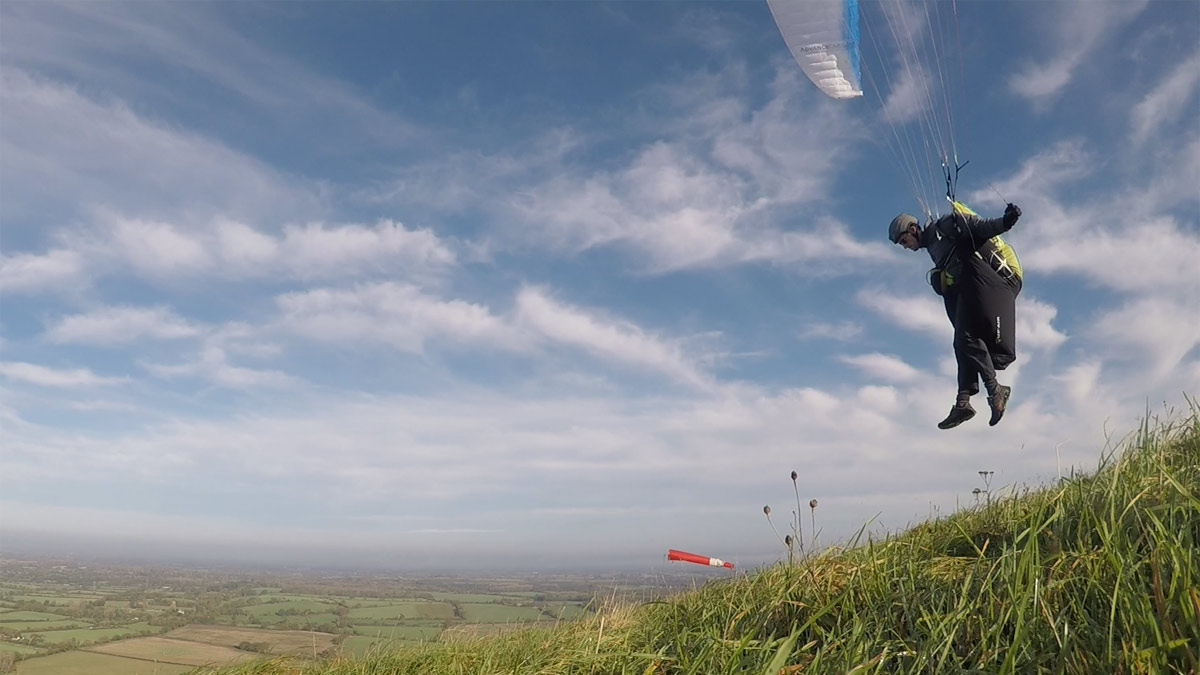 Paraglider depower: beware of the brakes