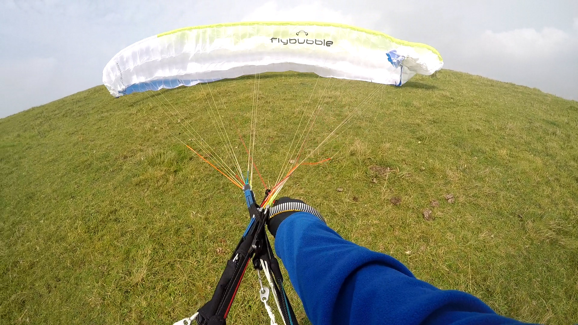 How to fix a cravatte on a paraglider: launch practice
