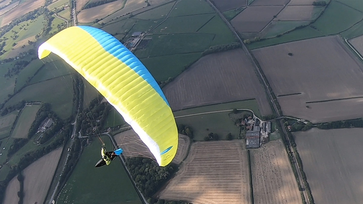 Advance XI paraglider review: turn