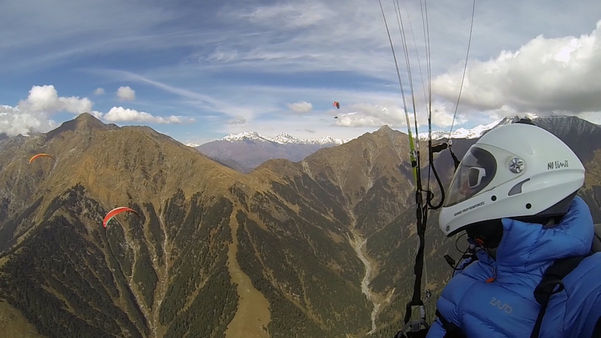Paragliding Bir (Himalaya): guided crossing