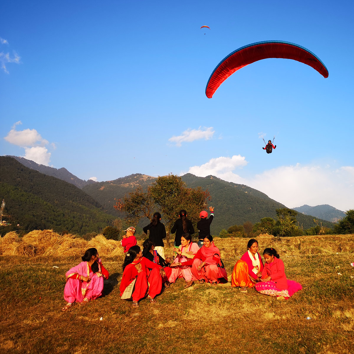 Paragliding Bir (Himalaya): friendly locals