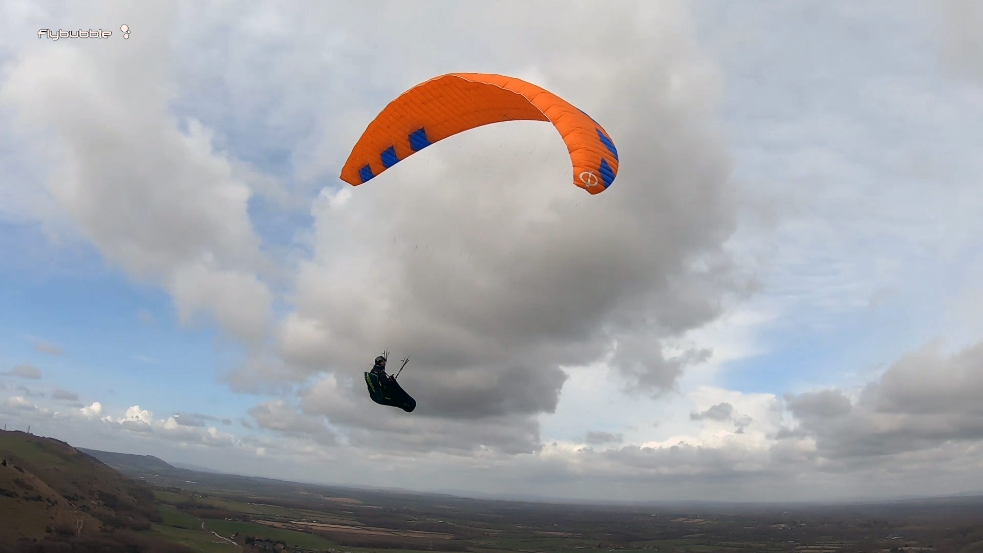 Phi MAESTRO paraglider review - banked