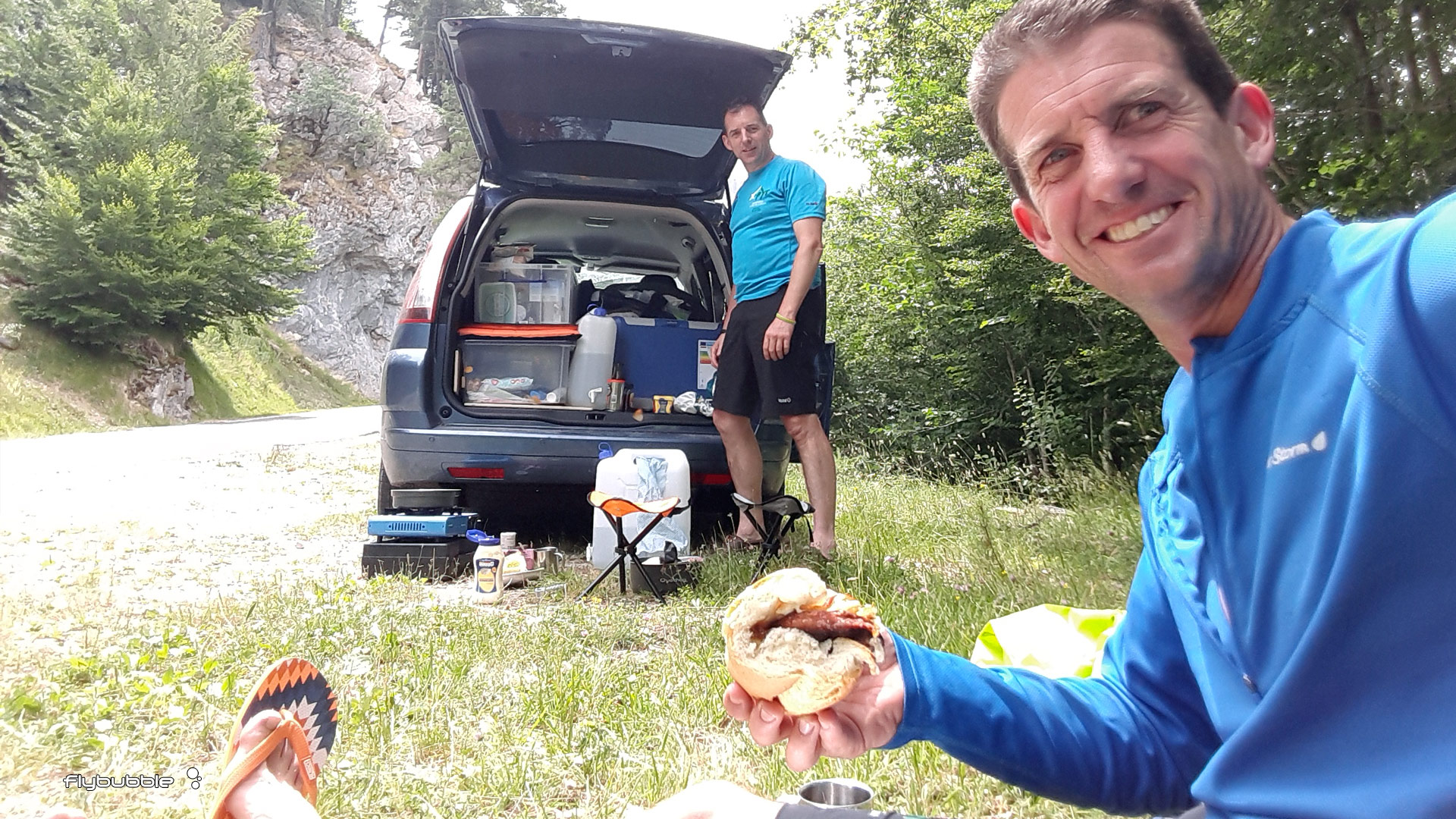 XPYR race: lunch stop